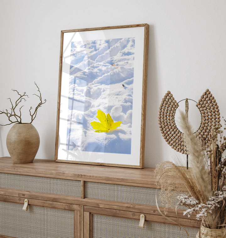 Ahornblatt im Schnee | Fine Art Poster Print